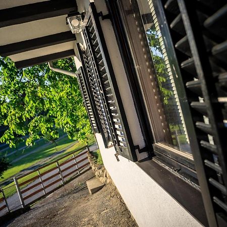 Kuca Za Odmor, Ferienhaus, Holiday Home Rugas Orahovica Exteriör bild