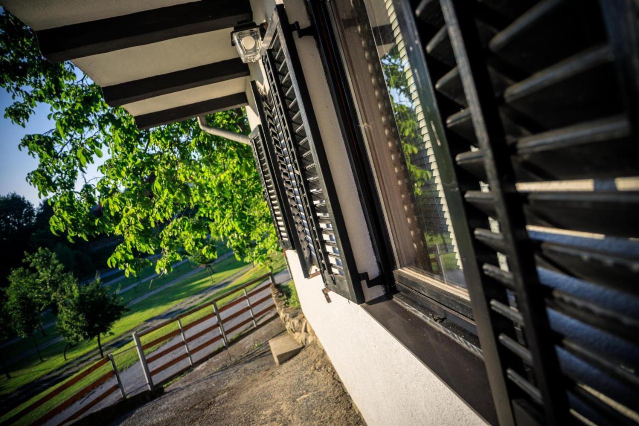 Kuca Za Odmor, Ferienhaus, Holiday Home Rugas Orahovica Exteriör bild