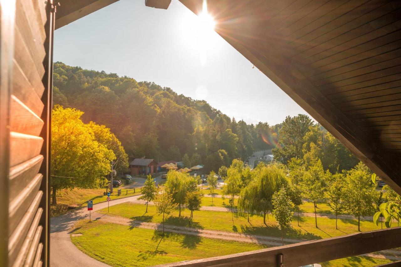Kuca Za Odmor, Ferienhaus, Holiday Home Rugas Orahovica Exteriör bild