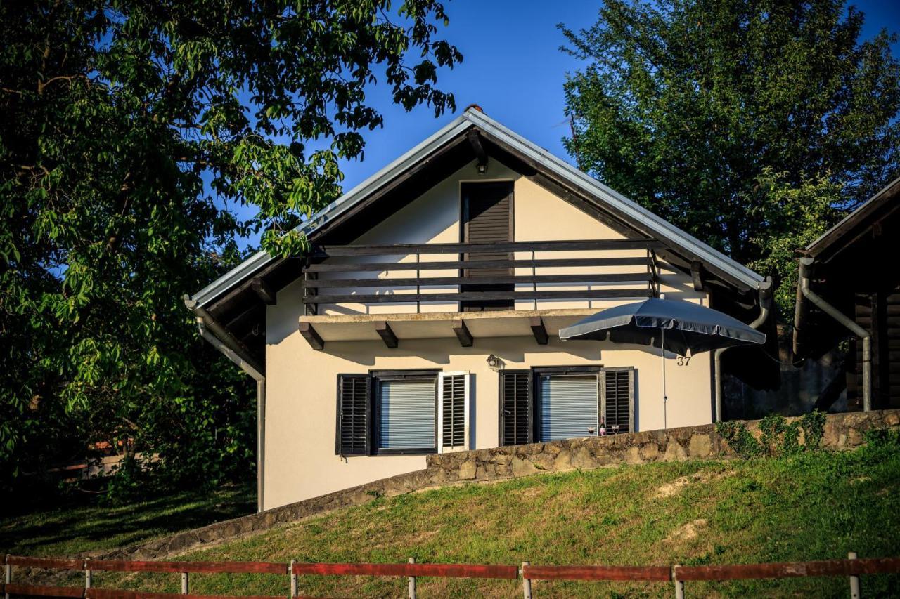 Kuca Za Odmor, Ferienhaus, Holiday Home Rugas Orahovica Exteriör bild