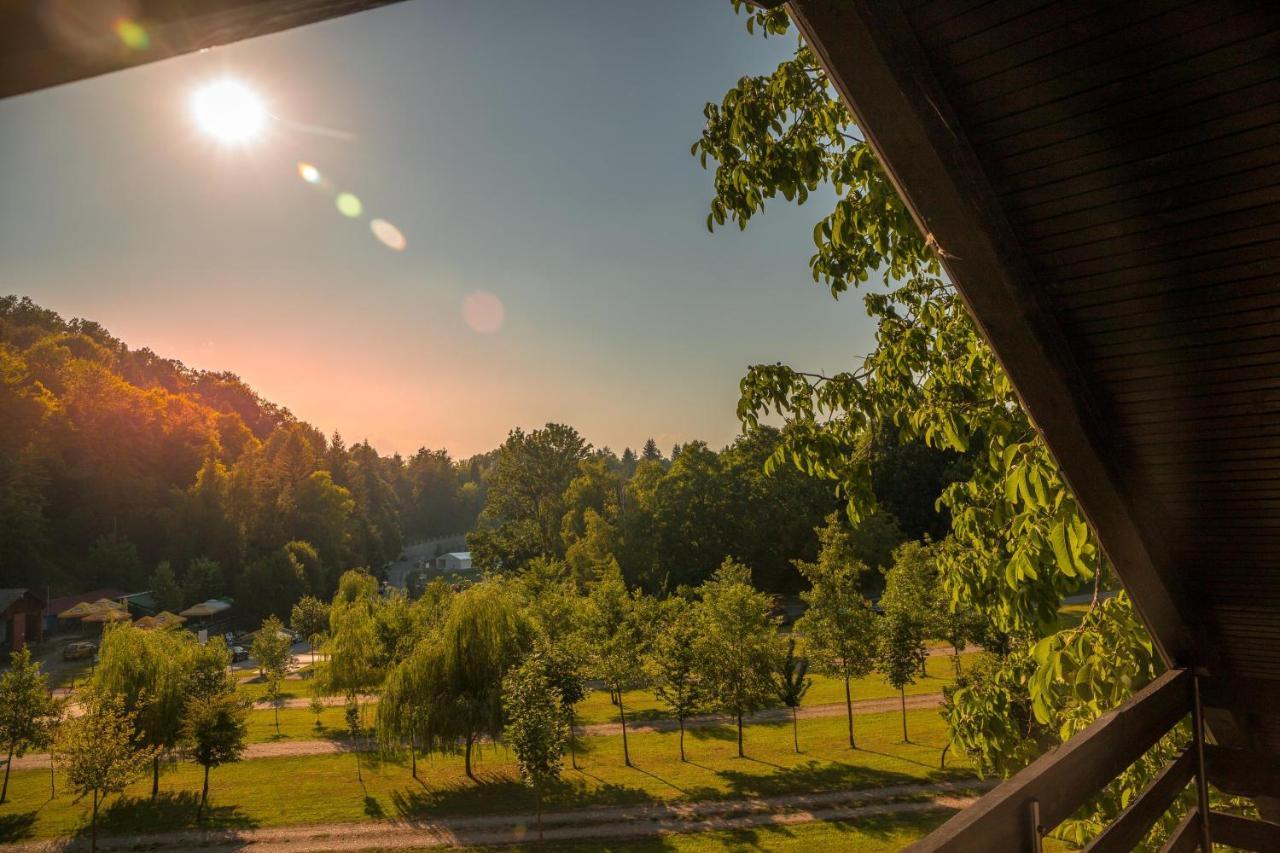 Kuca Za Odmor, Ferienhaus, Holiday Home Rugas Orahovica Exteriör bild